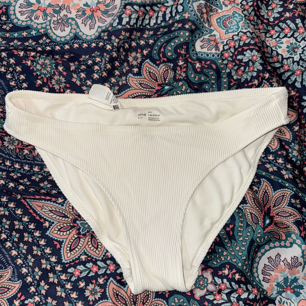 ☀️Sale☀️ White Ribbed Bikini Bottom